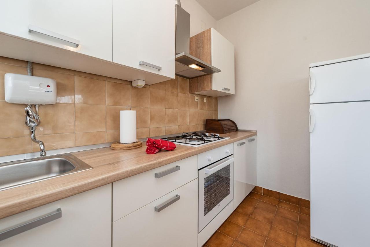 Beachfront Apartment Lostura Turanj Εξωτερικό φωτογραφία