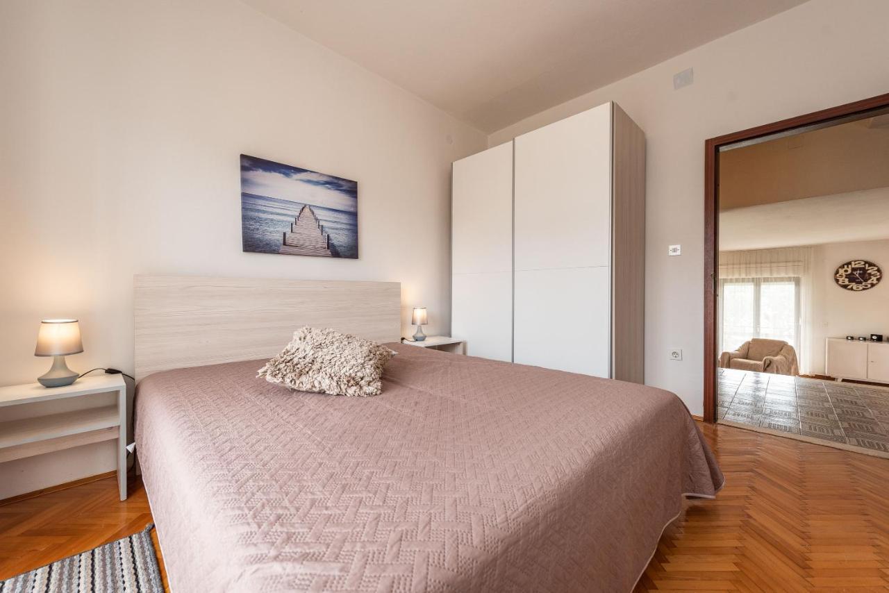 Beachfront Apartment Lostura Turanj Εξωτερικό φωτογραφία