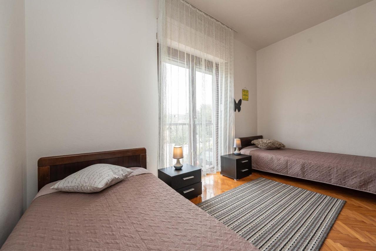 Beachfront Apartment Lostura Turanj Εξωτερικό φωτογραφία
